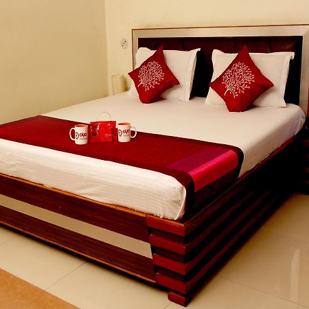 Oyo 2054 New Hotel Broadway Varanasi Ngoại thất bức ảnh