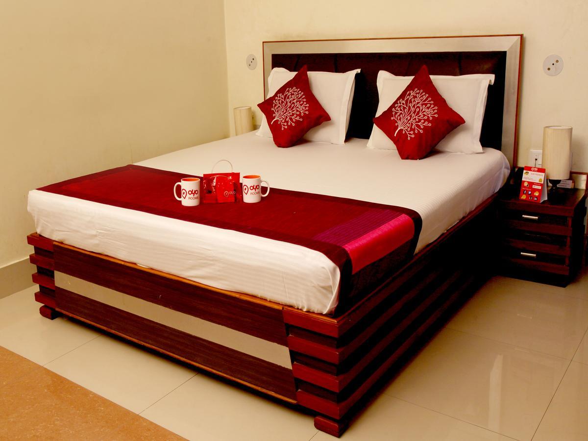 Oyo 2054 New Hotel Broadway Varanasi Ngoại thất bức ảnh