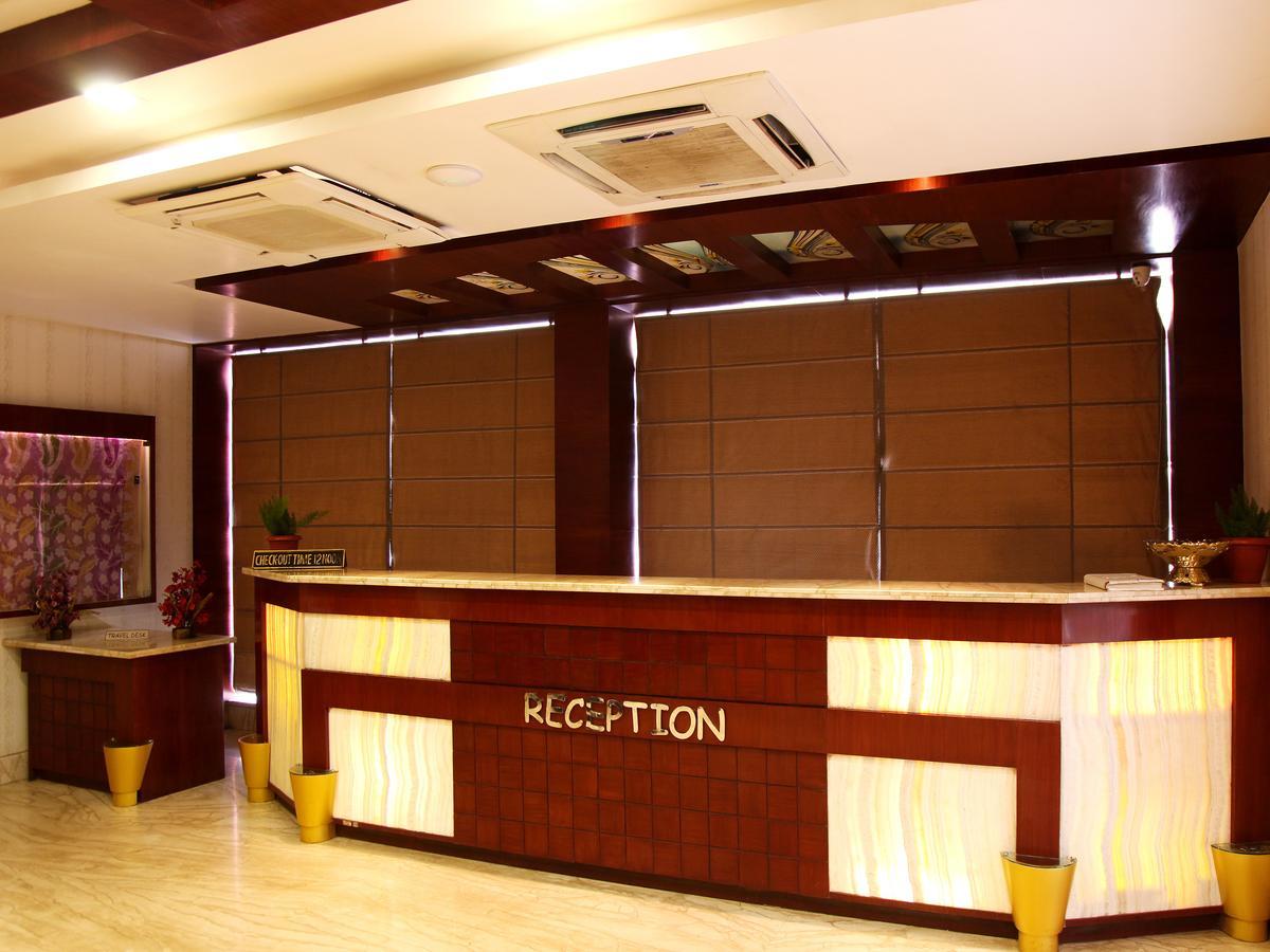 Oyo 2054 New Hotel Broadway Varanasi Ngoại thất bức ảnh