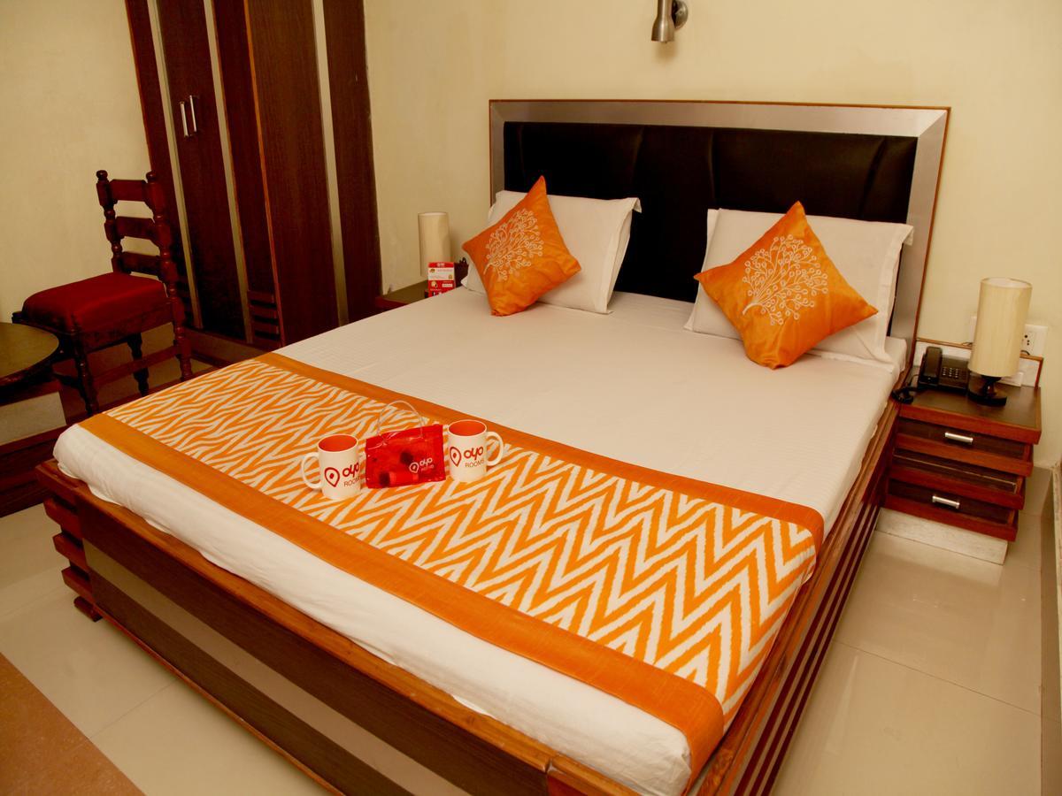 Oyo 2054 New Hotel Broadway Varanasi Ngoại thất bức ảnh
