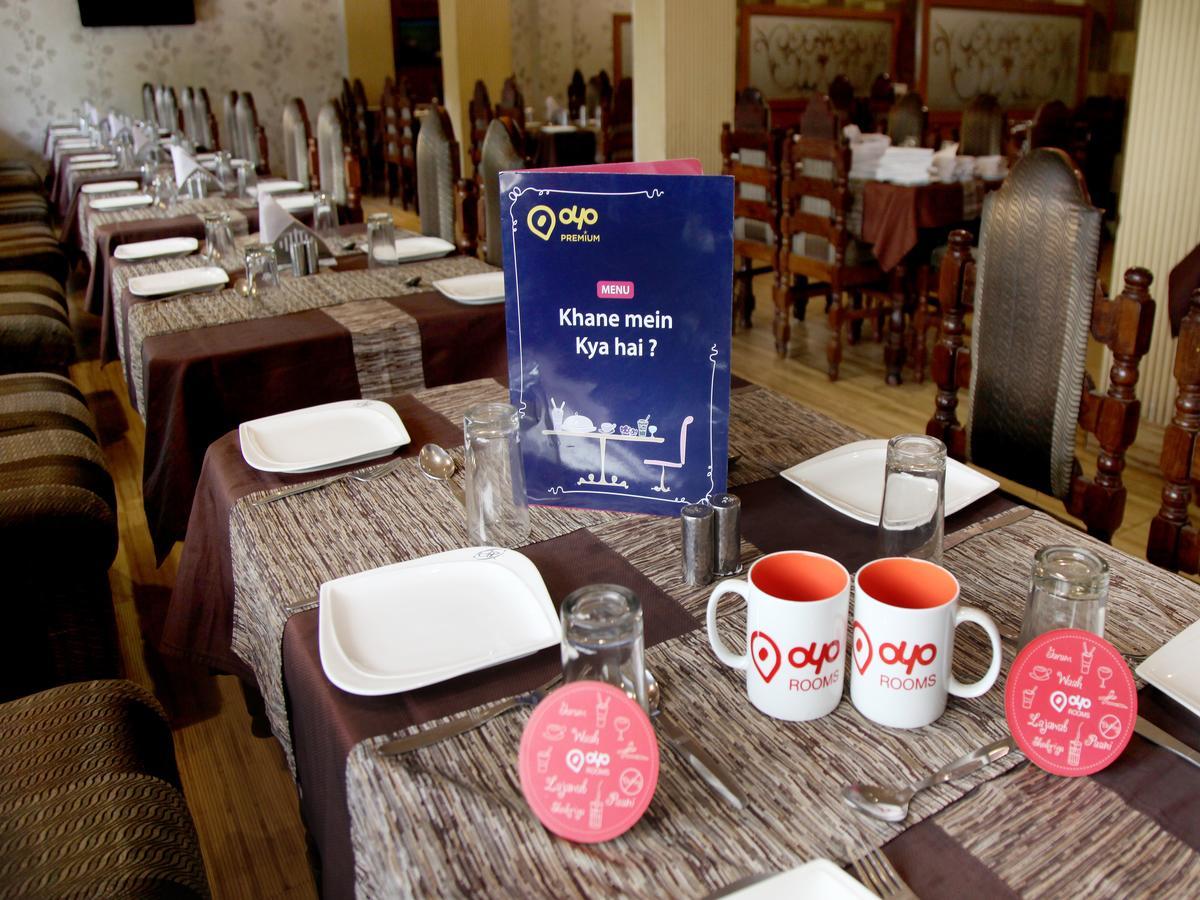 Oyo 2054 New Hotel Broadway Varanasi Ngoại thất bức ảnh