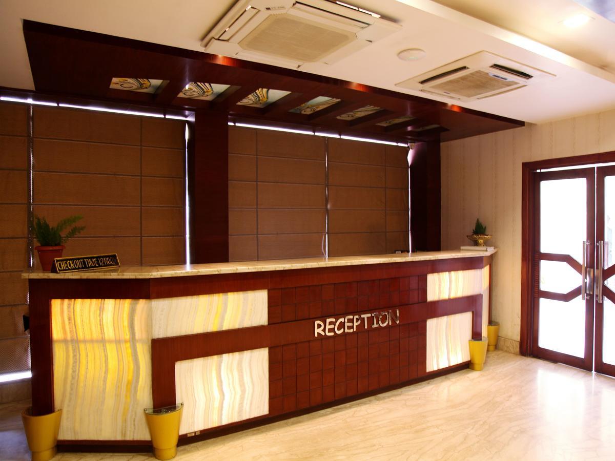 Oyo 2054 New Hotel Broadway Varanasi Ngoại thất bức ảnh