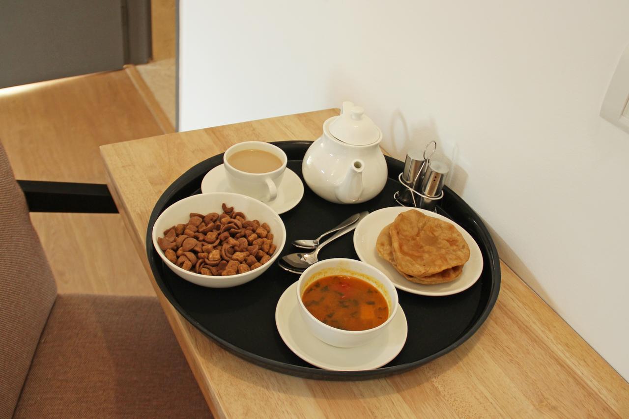 Oyo 2054 New Hotel Broadway Varanasi Ngoại thất bức ảnh