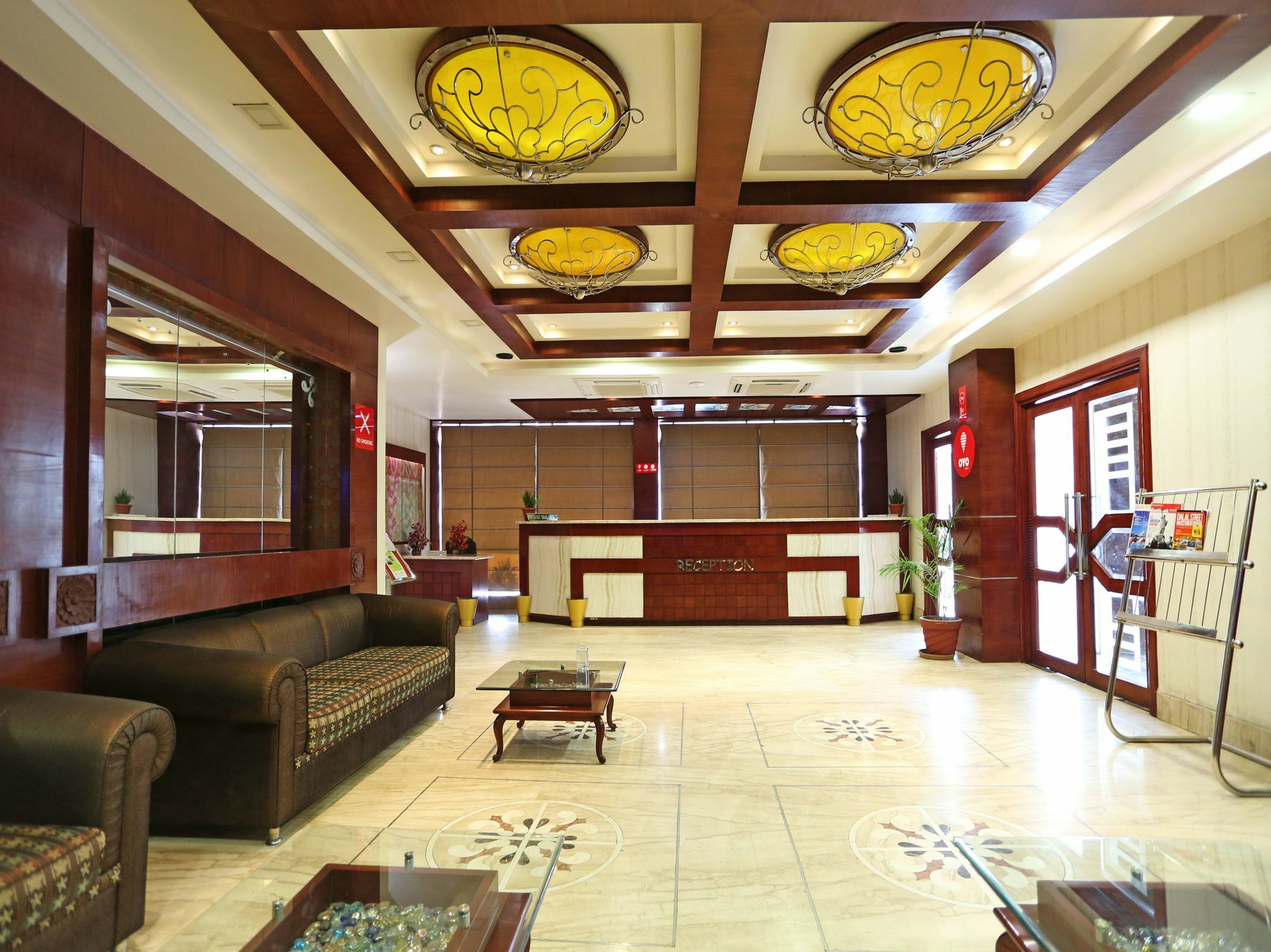 Oyo 2054 New Hotel Broadway Varanasi Ngoại thất bức ảnh