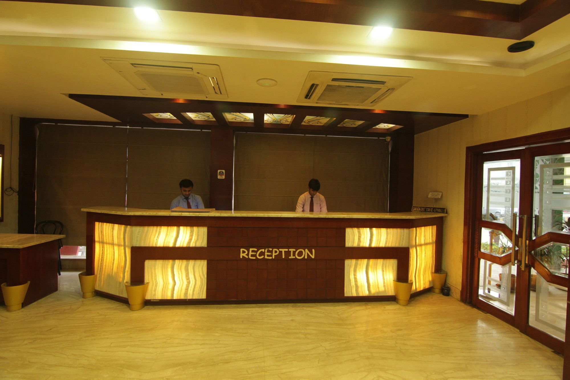 Oyo 2054 New Hotel Broadway Varanasi Ngoại thất bức ảnh
