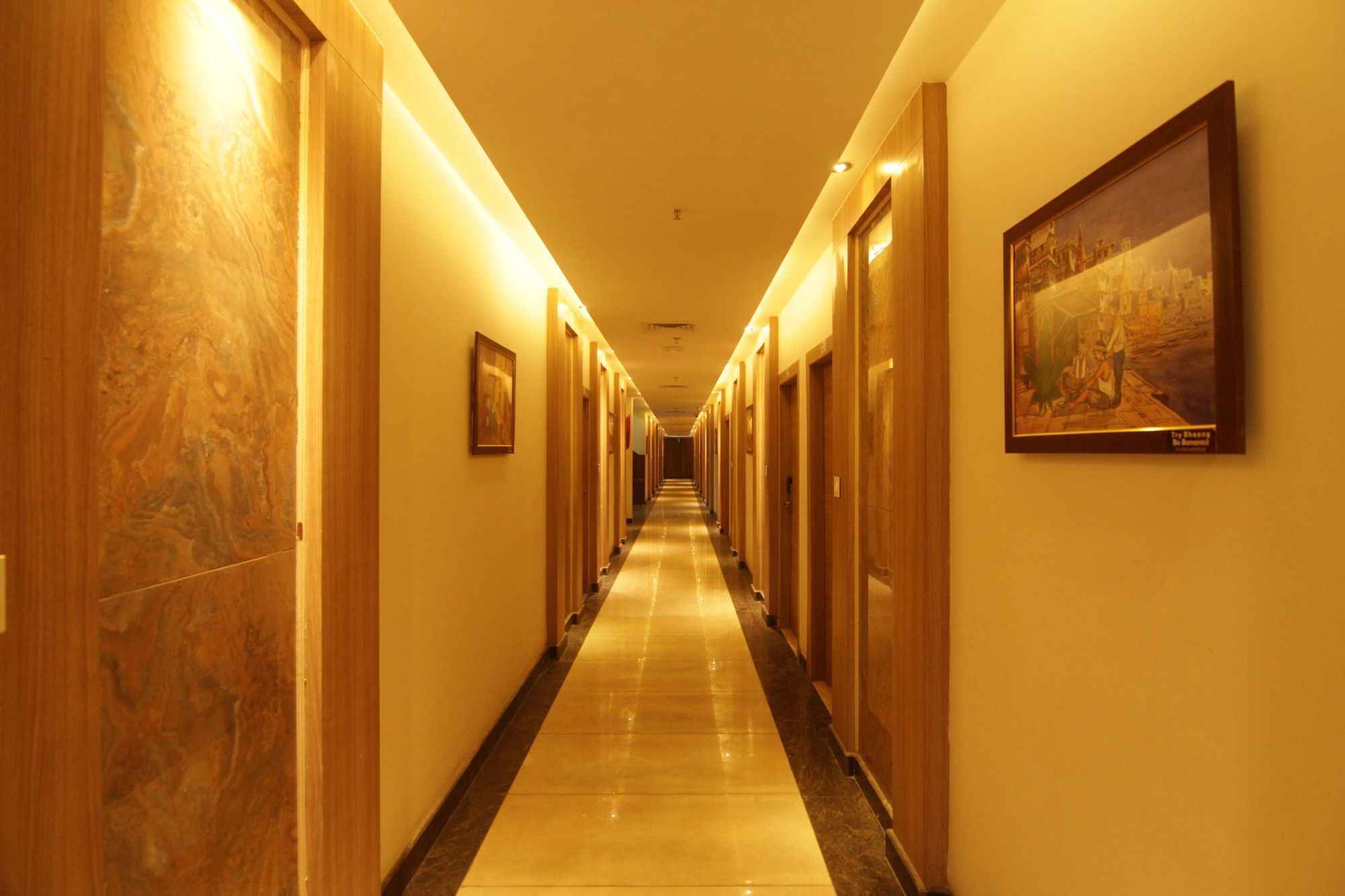 Oyo 2054 New Hotel Broadway Varanasi Ngoại thất bức ảnh