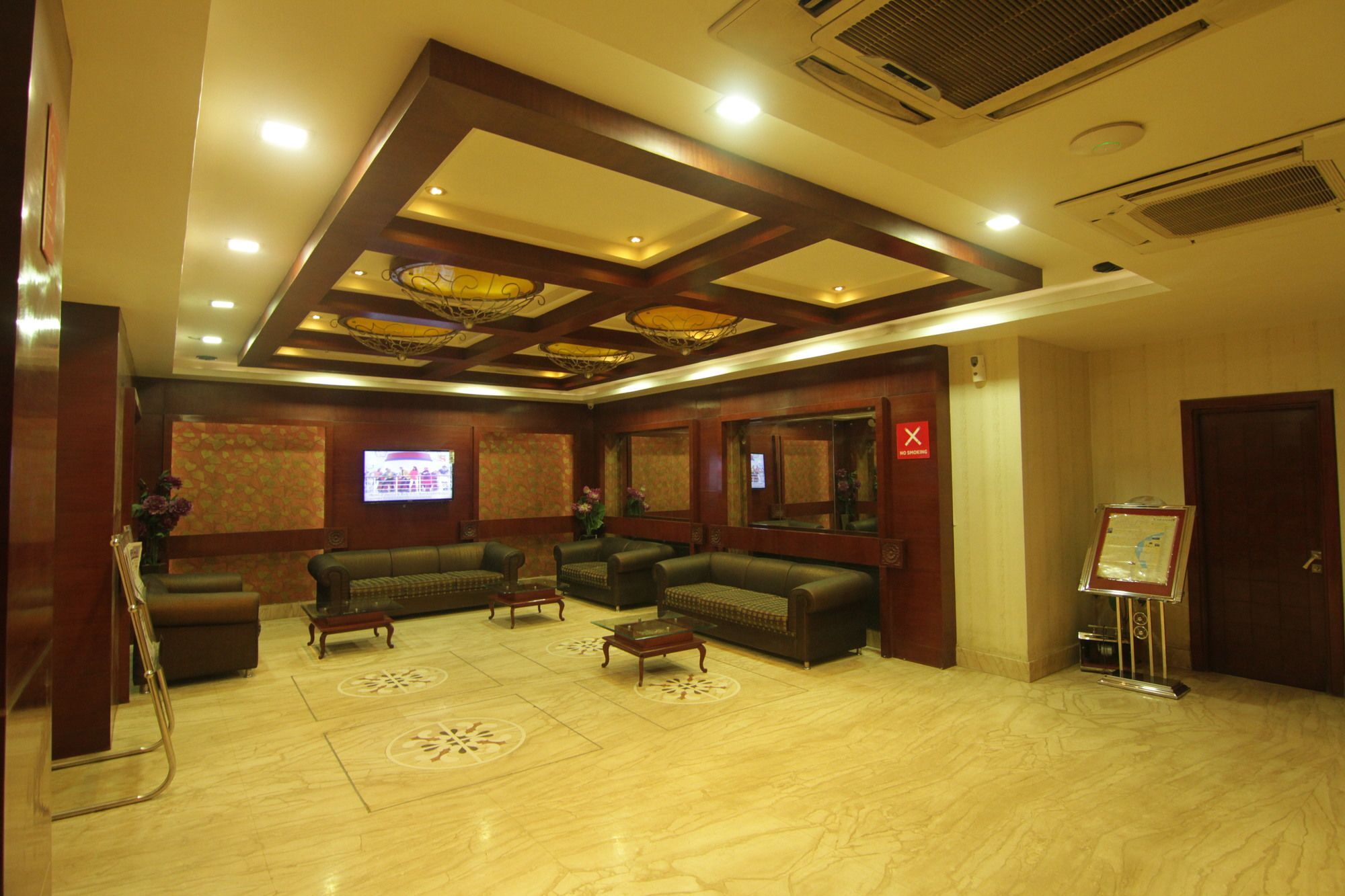 Oyo 2054 New Hotel Broadway Varanasi Ngoại thất bức ảnh